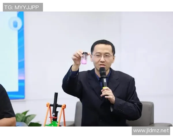 滑板与人生的交响曲：杨军的深度对话与成长之路